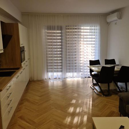 Apartament In Complex Rezidential In Oradea Lägenhet Exteriör bild