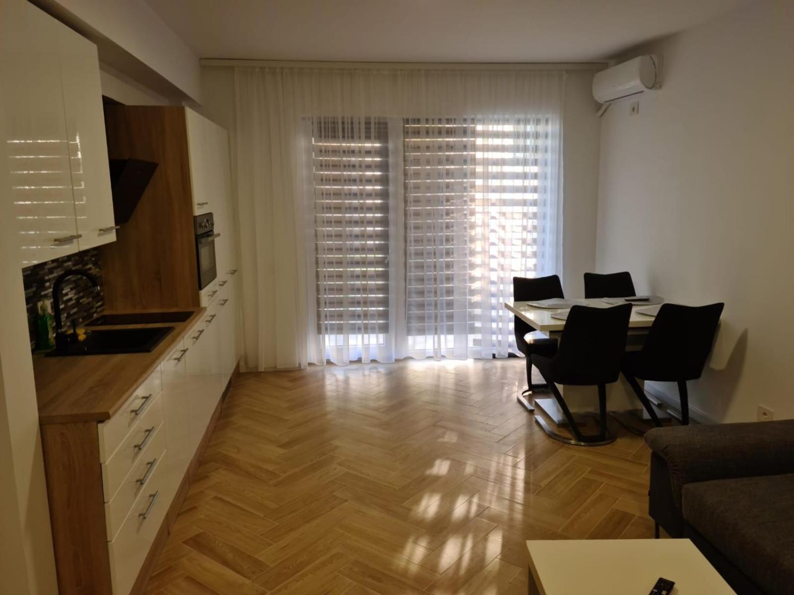 Apartament In Complex Rezidential In Oradea Lägenhet Exteriör bild