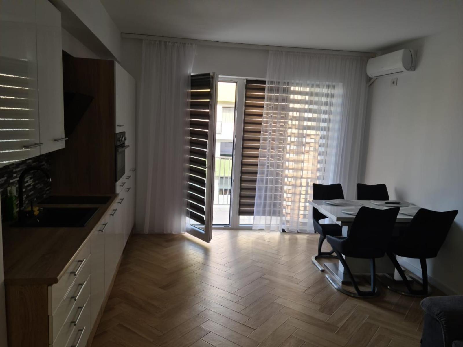 Apartament In Complex Rezidential In Oradea Lägenhet Exteriör bild